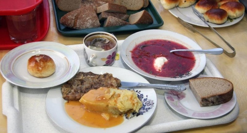 Как школьников приучить здоровым привычкам питания рассказывает врач поликлиники Игорь Костюк